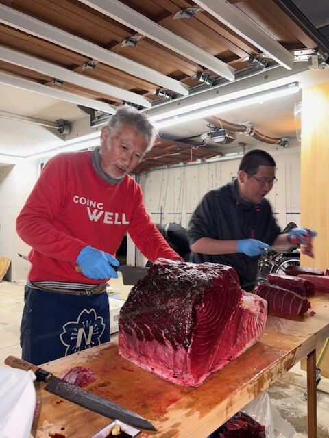 敬愛するお客様が釣った本マグロ270ｋｇ　マグロづくしで食事会