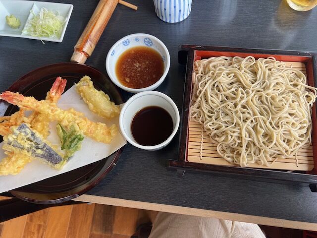 諏訪湖が一望できる蕎麦屋さん「登美」