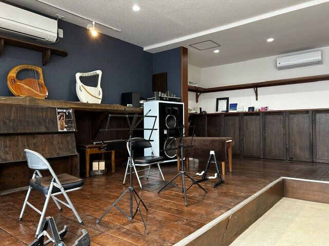 建具と床の色が薄かったので再塗装