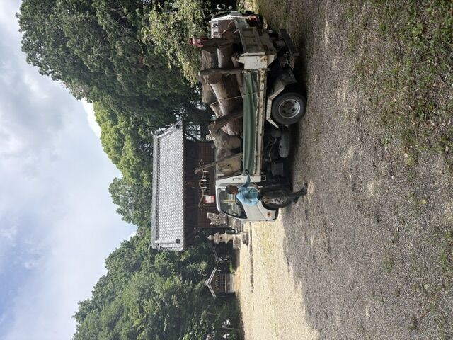 神社の伐採木の撤去処分