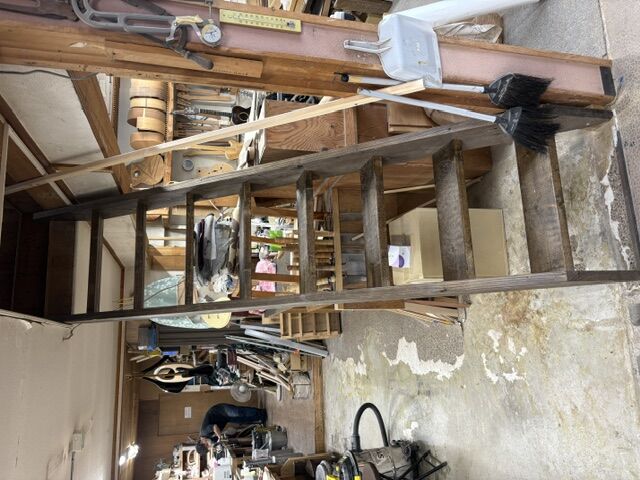 壊れかけた階段の架け替え工事