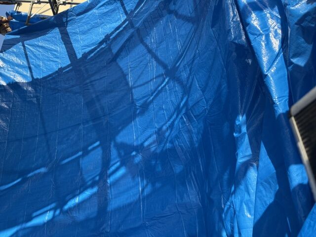 防水屋根の上に増築