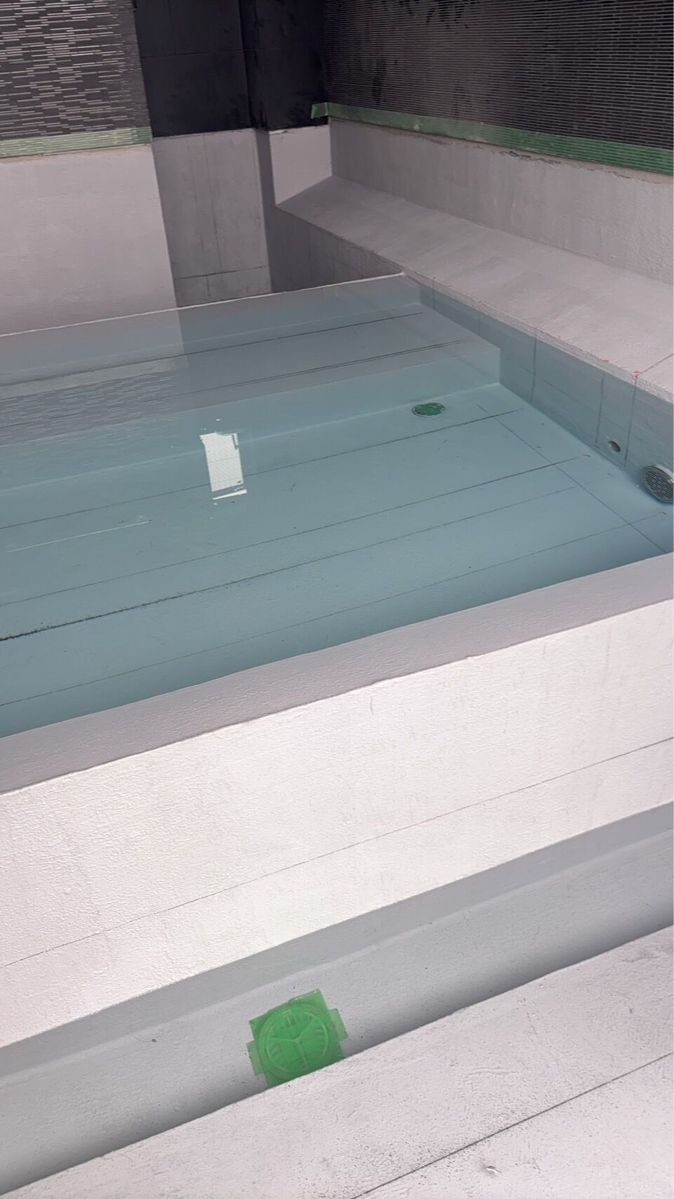 リボール防水仕上げ後の水張検査