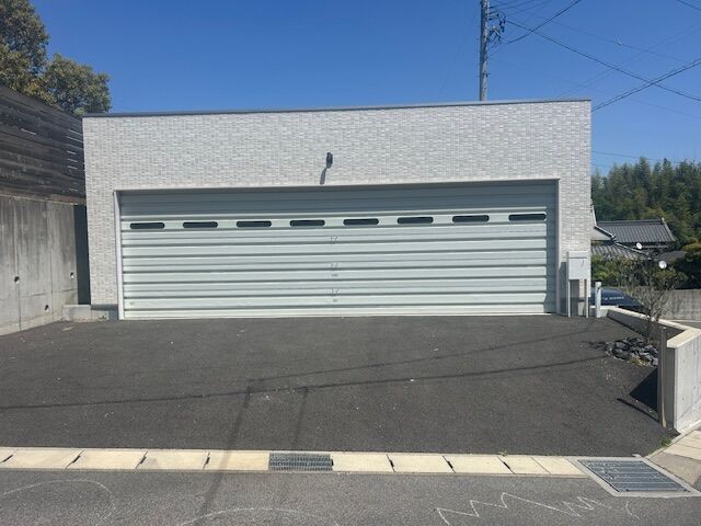 車3台入るガレージ